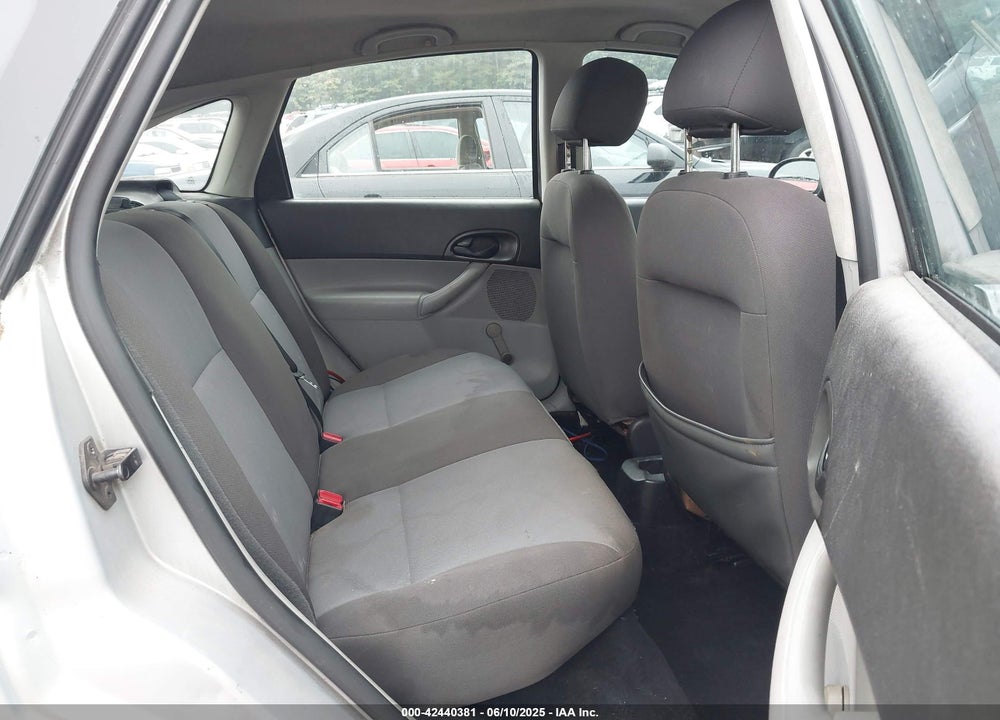 2006 FORD FOCUS VIN: 1FAFP37N26W157744