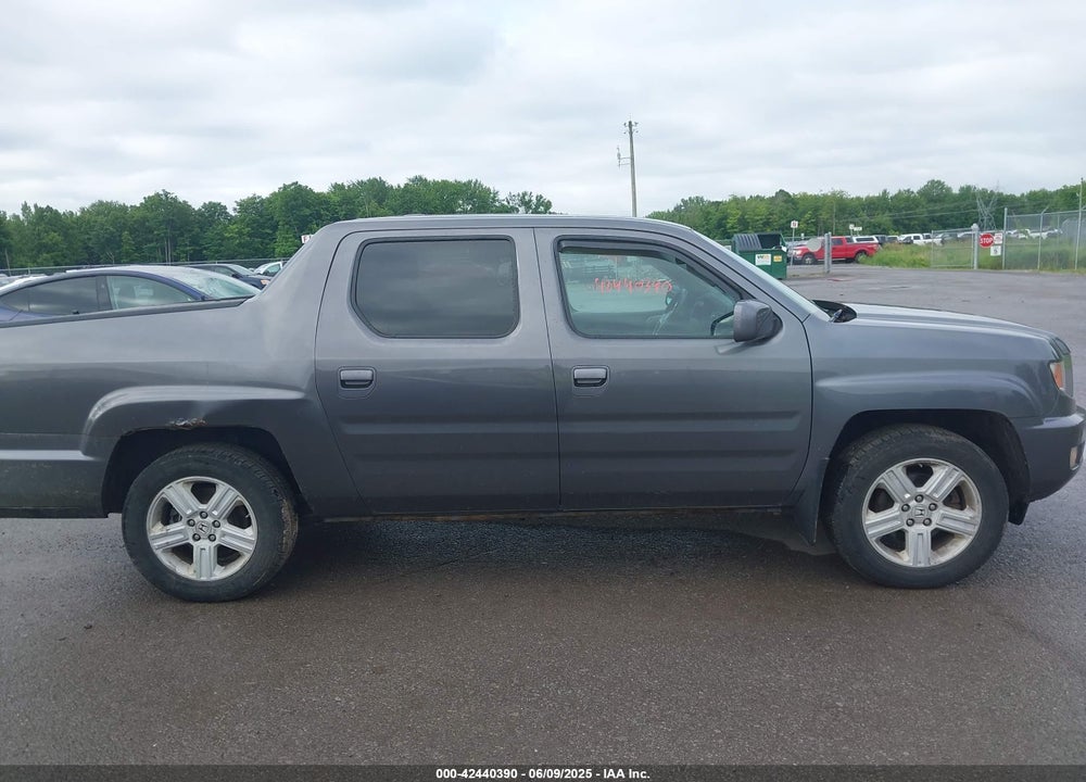 2014 HONDA RIDGELINE VIN: 5FPYK1F5XEB011772