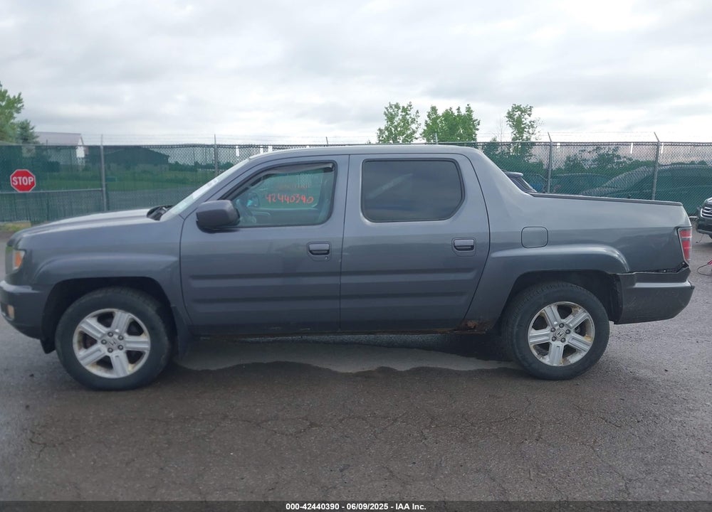 2014 HONDA RIDGELINE VIN: 5FPYK1F5XEB011772