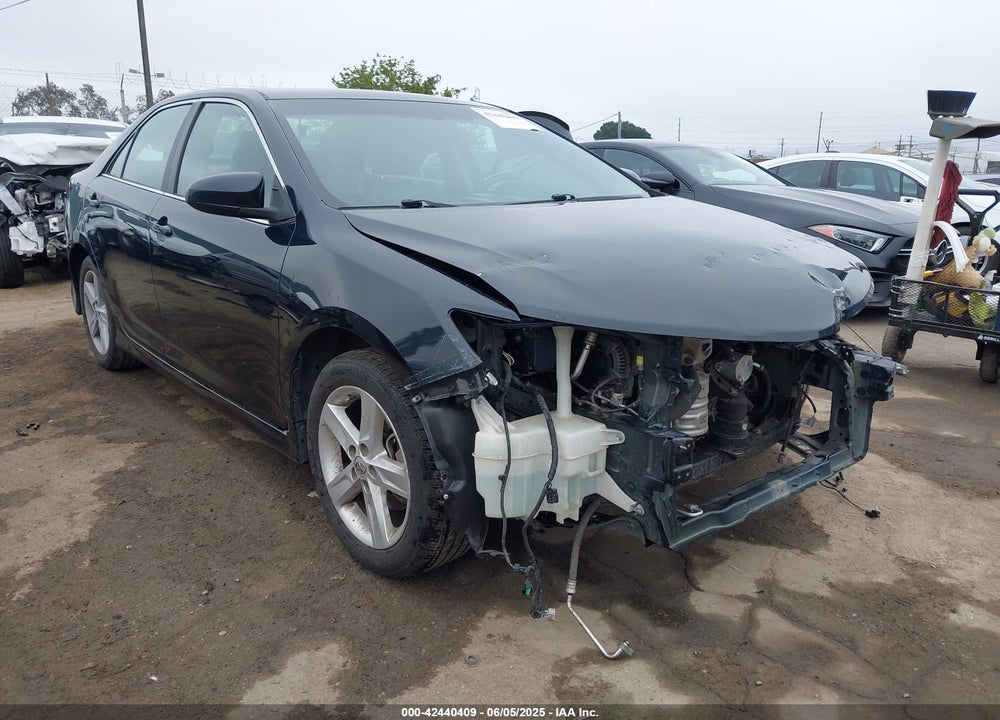 2014 TOYOTA CAMRY SE VIN: 4T1BF1FK0EU344817