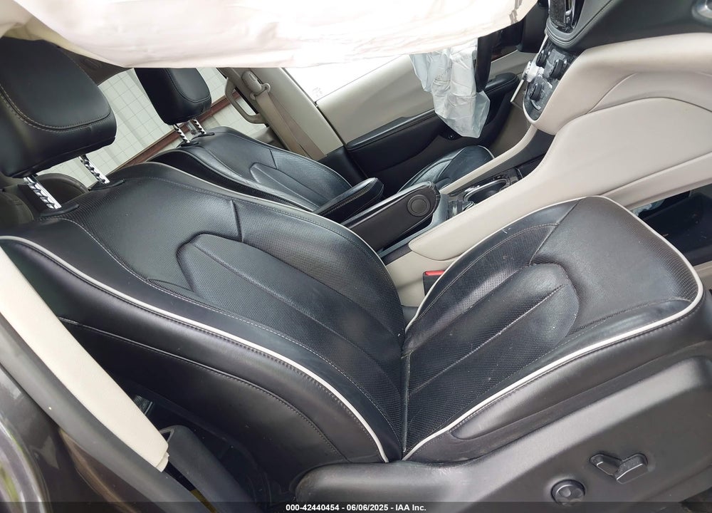 2021 CHRYSLER PACIFICA HYBRID LIMITED VIN: 2C4RC1S7XMR536528