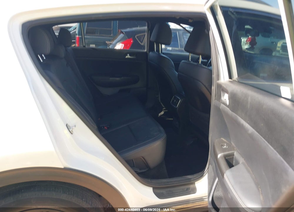 2020 KIA SPORTAGE VIN: KNDP63AC8L7827487