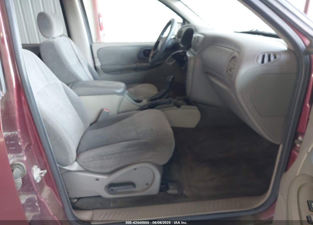 2004 CHEVROLET TRAILBLAZER LS VIN: 1GNDS13S742371947
