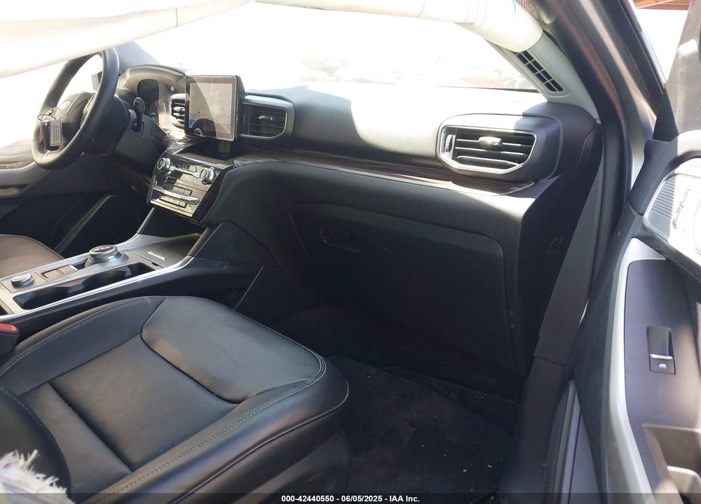 2024 FORD EXPLORER VIN: 1FMSK8FH5RGA05807