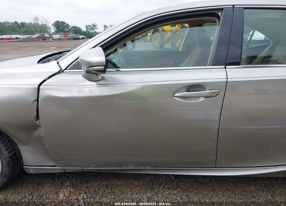 2016 LEXUS IS200T VIN: JTHBA1D20G5015102