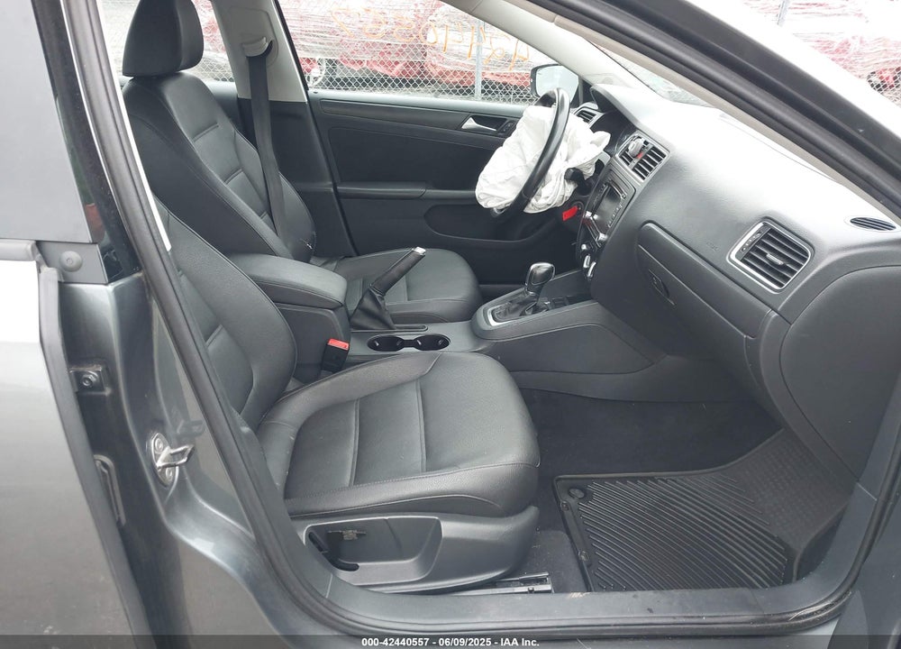 2012 VOLKSWAGEN JETTA 2.5L SE VIN: 3VWDP7AJ3CM412473