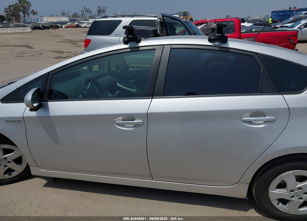 2011 TOYOTA PRIUS THREE VIN: JTDKN3DU2B0282346