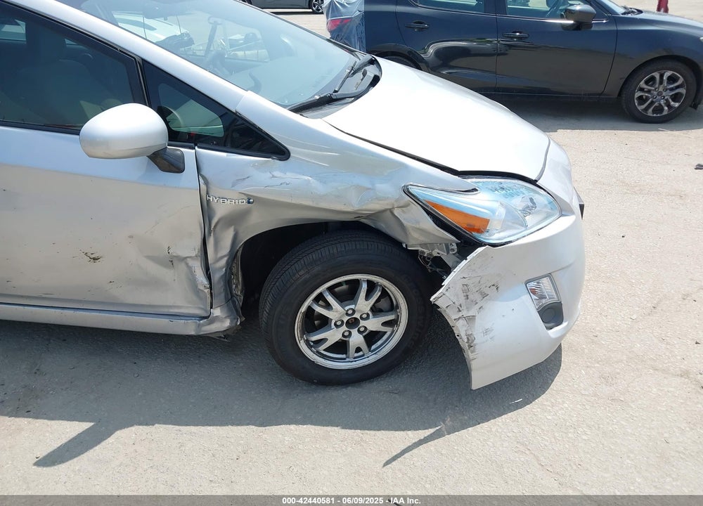 2011 TOYOTA PRIUS THREE VIN: JTDKN3DU2B0282346