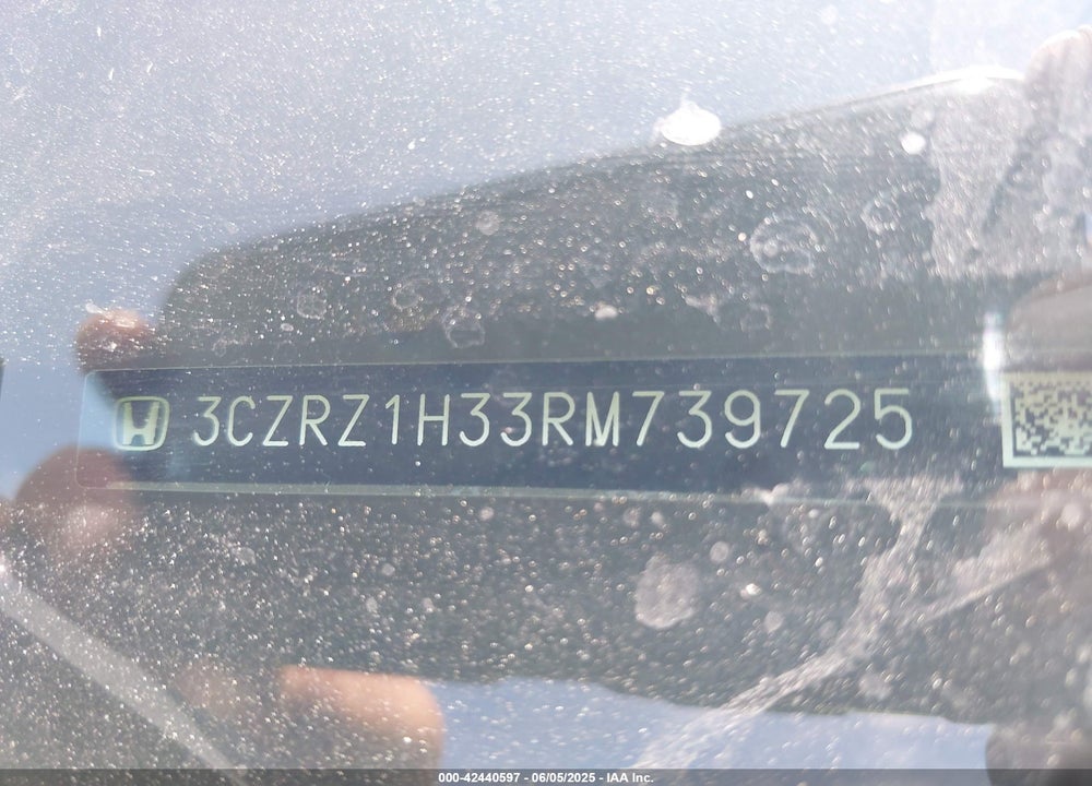 2024 HONDA HR-V VIN: 3CZRZ1H33RM739725