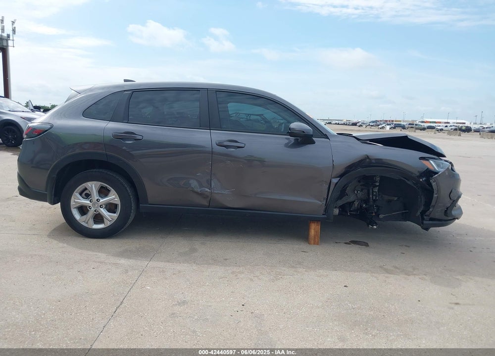 2024 HONDA HR-V VIN: 3CZRZ1H33RM739725