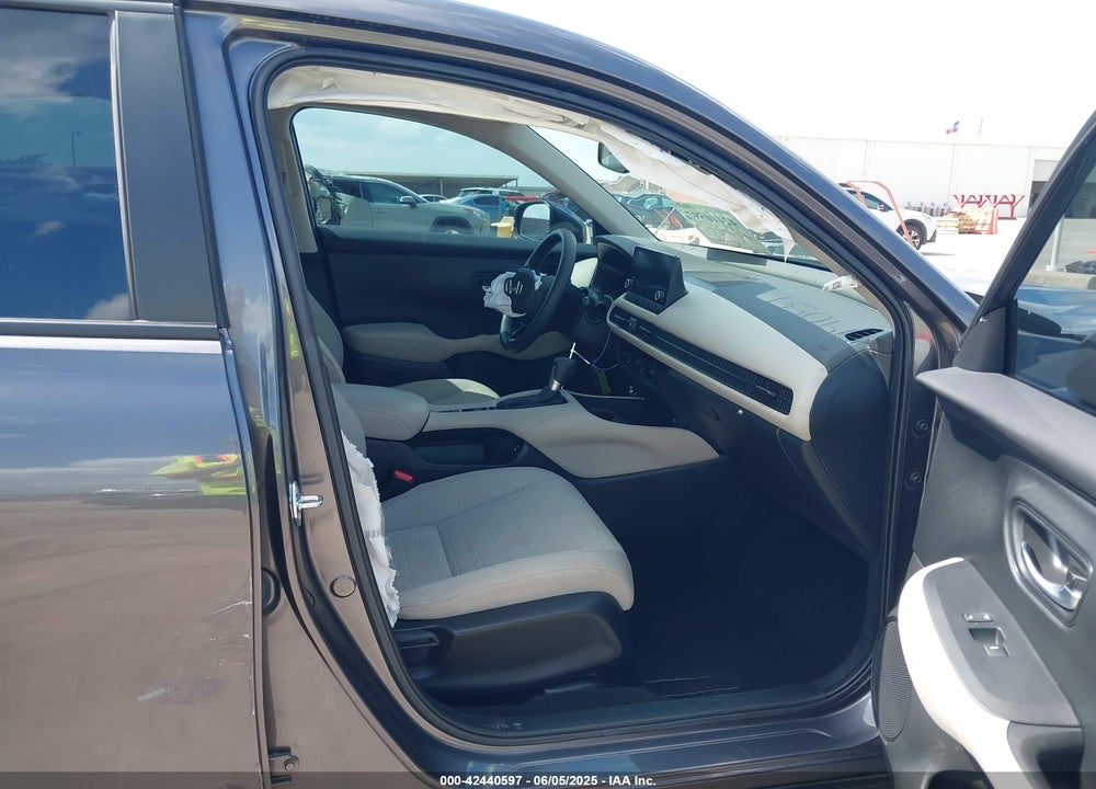 2024 HONDA HR-V VIN: 3CZRZ1H33RM739725