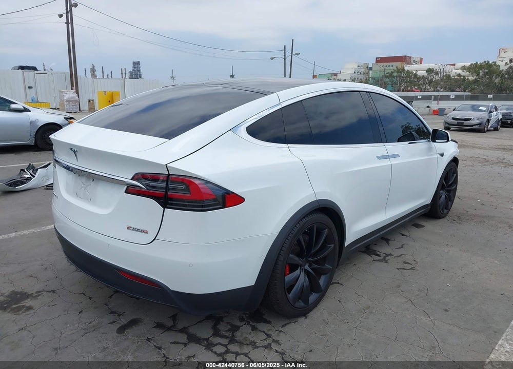 2016 TESLA MODEL X VIN: 5YJXCBE4XGF021916
