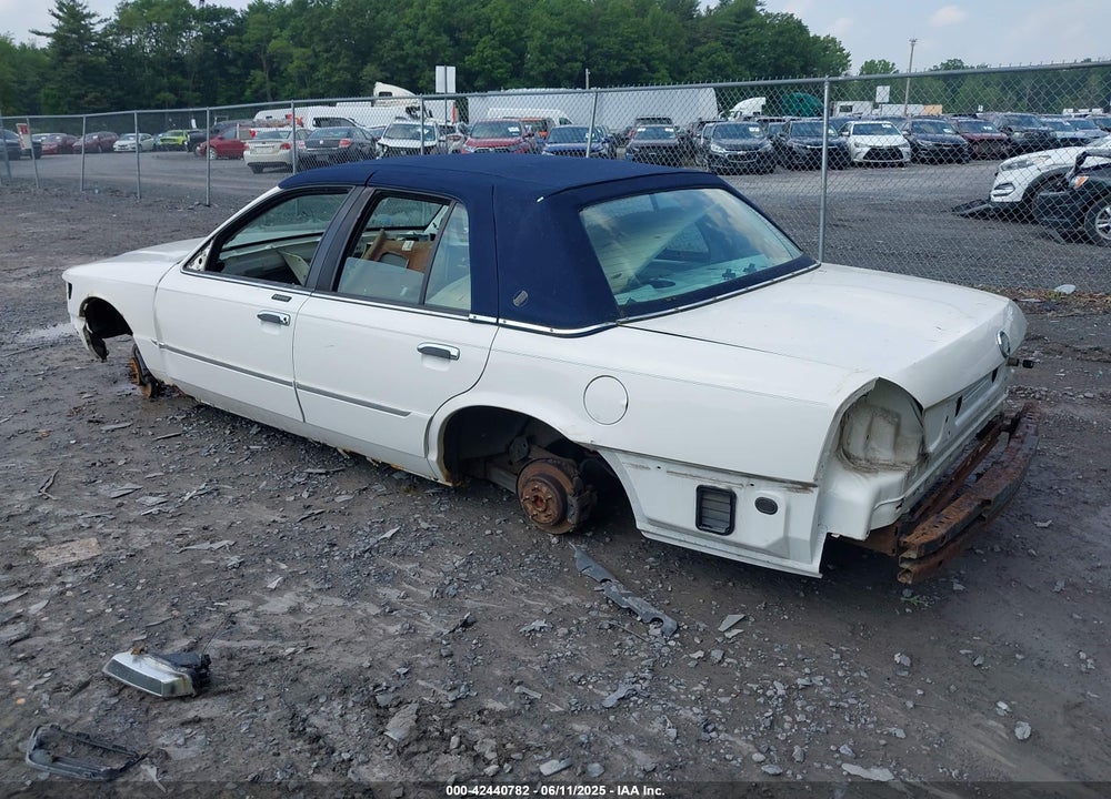 1998 MERCURY GRAND MARQUIS VIN: 2MEFM75W8WX637781