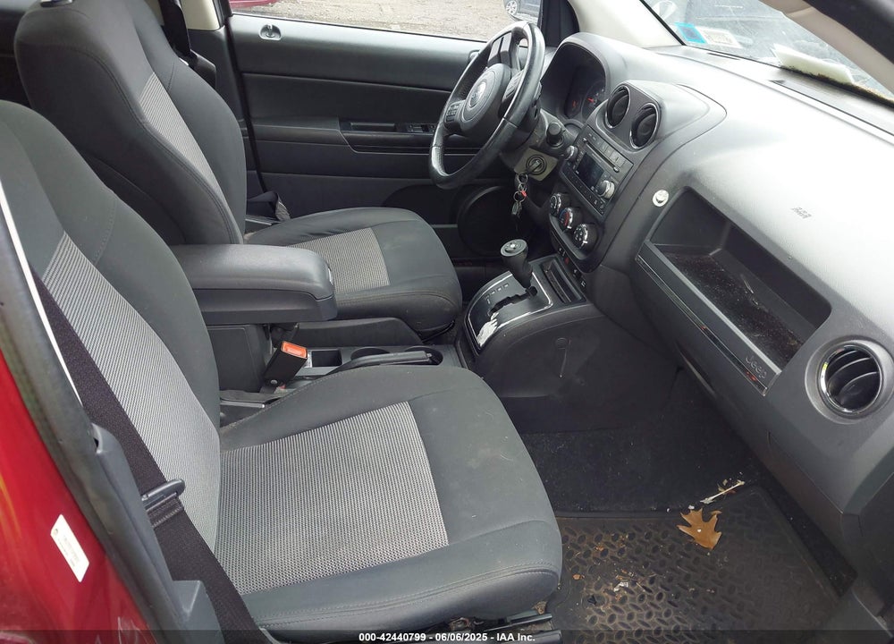 2012 JEEP COMPASS VIN: 1C4NJDEB1CD525652