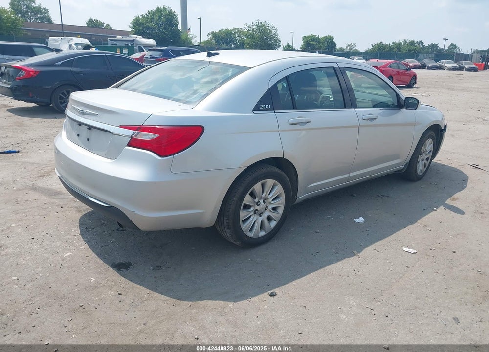 2012 CHRYSLER 200 VIN: 1C3CCBABXCN305890