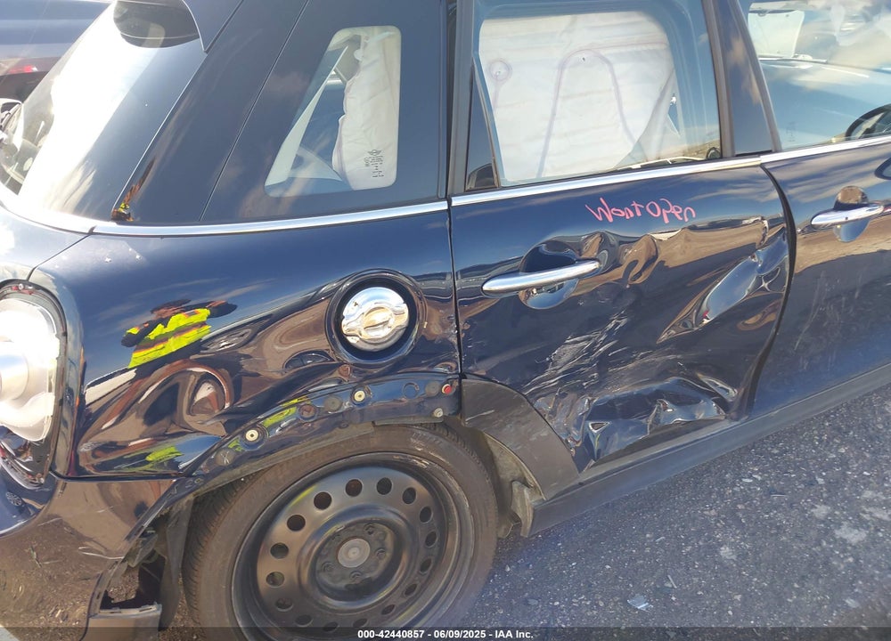 2016 MINI COOPER VIN: WMWXU3C51G2D31101