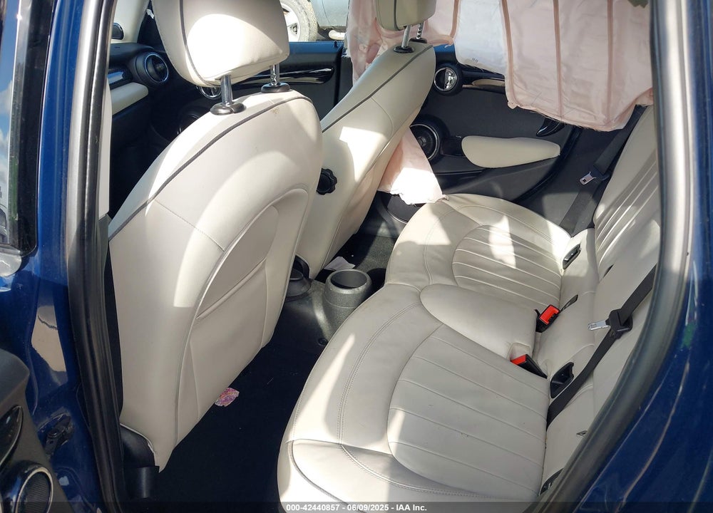 2016 MINI COOPER VIN: WMWXU3C51G2D31101
