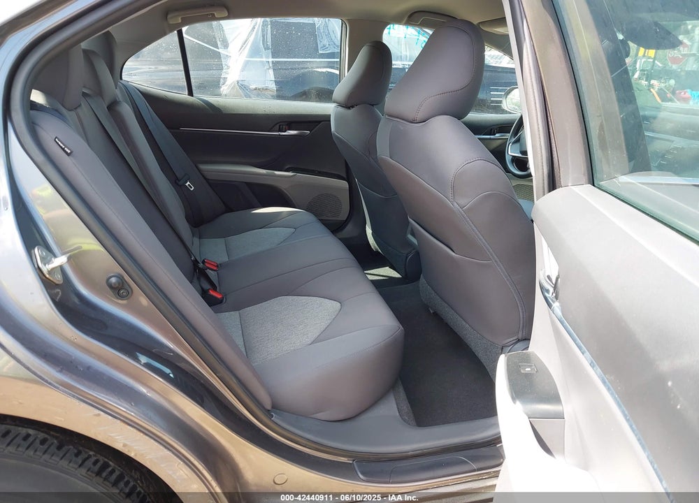 2019 TOYOTA CAMRY LE VIN: 4T1B11HK8KU830802