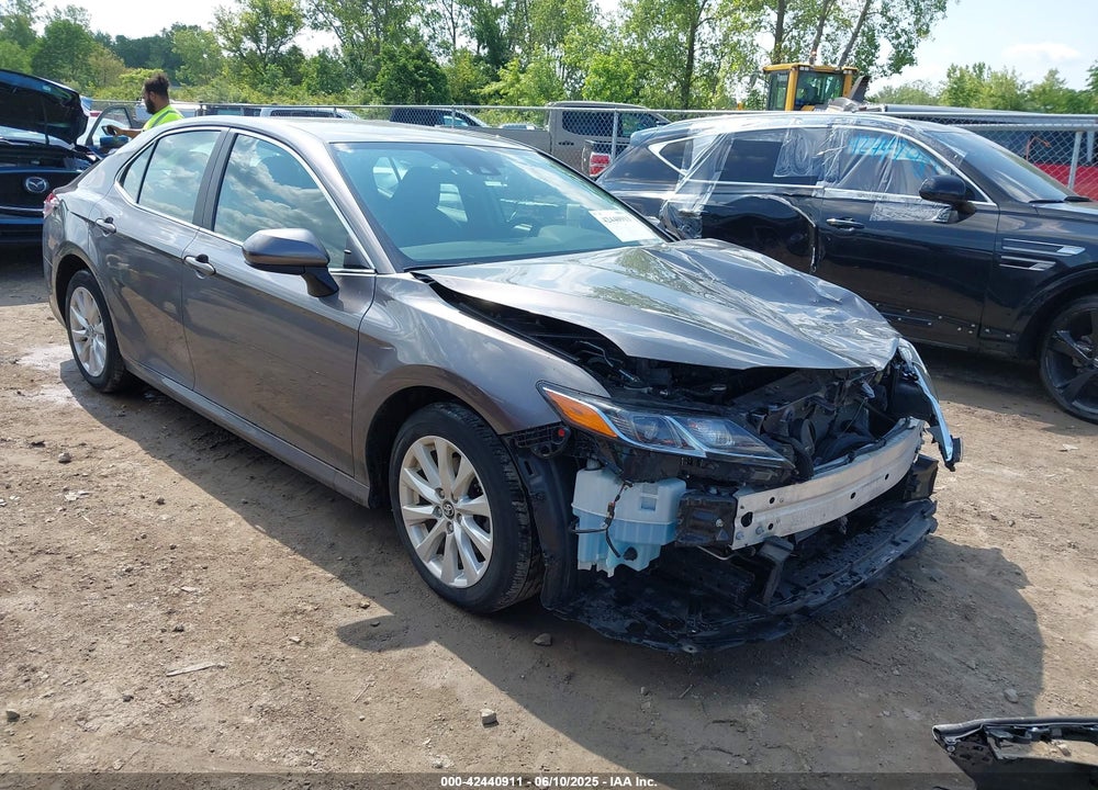 2019 TOYOTA CAMRY LE VIN: 4T1B11HK8KU830802