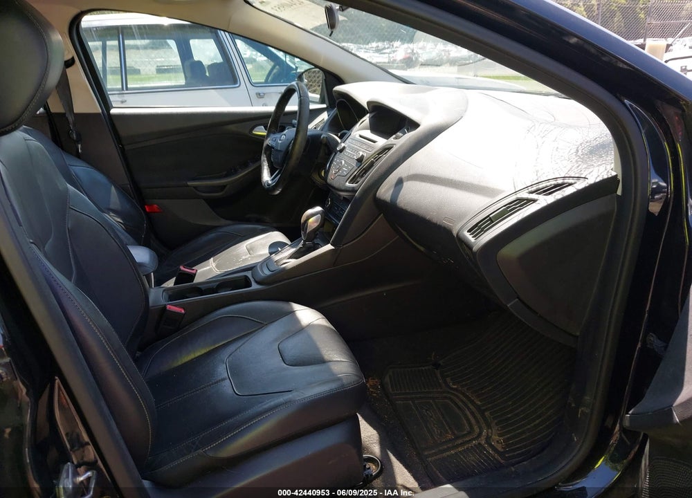 2015 FORD FOCUS VIN: 1FADP3F26FL283668