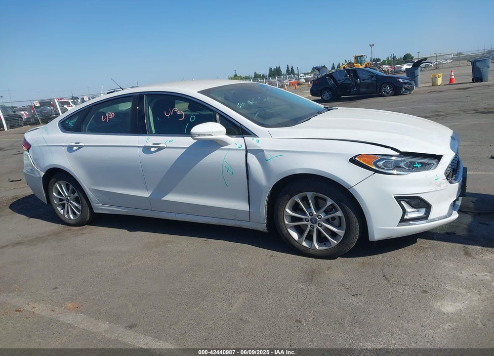 2020 FORD FUSION VIN: 3FA6P0SU4LR246484
