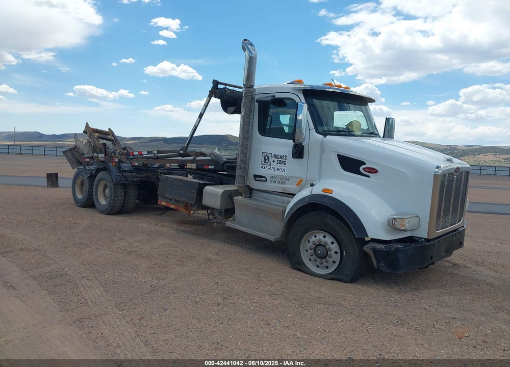 2016 PETERBILT 567 VIN: 1NPCL70X9GD371325