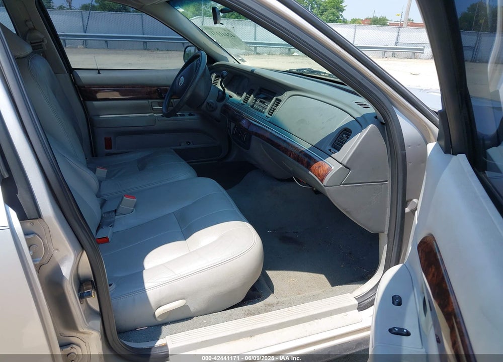 2004 MERCURY GRAND MARQUIS VIN: 2MEFM74W54X673359