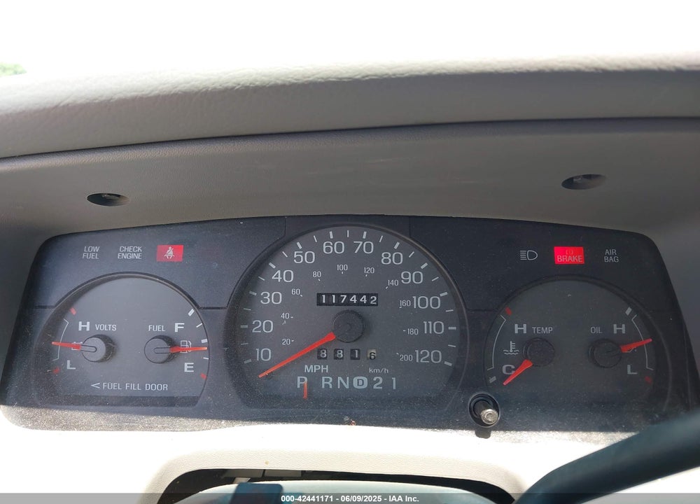 2004 MERCURY GRAND MARQUIS VIN: 2MEFM74W54X673359
