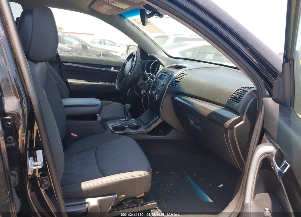 2012 KIA SORENTO LX VIN: 5XYKT4A69CG233741