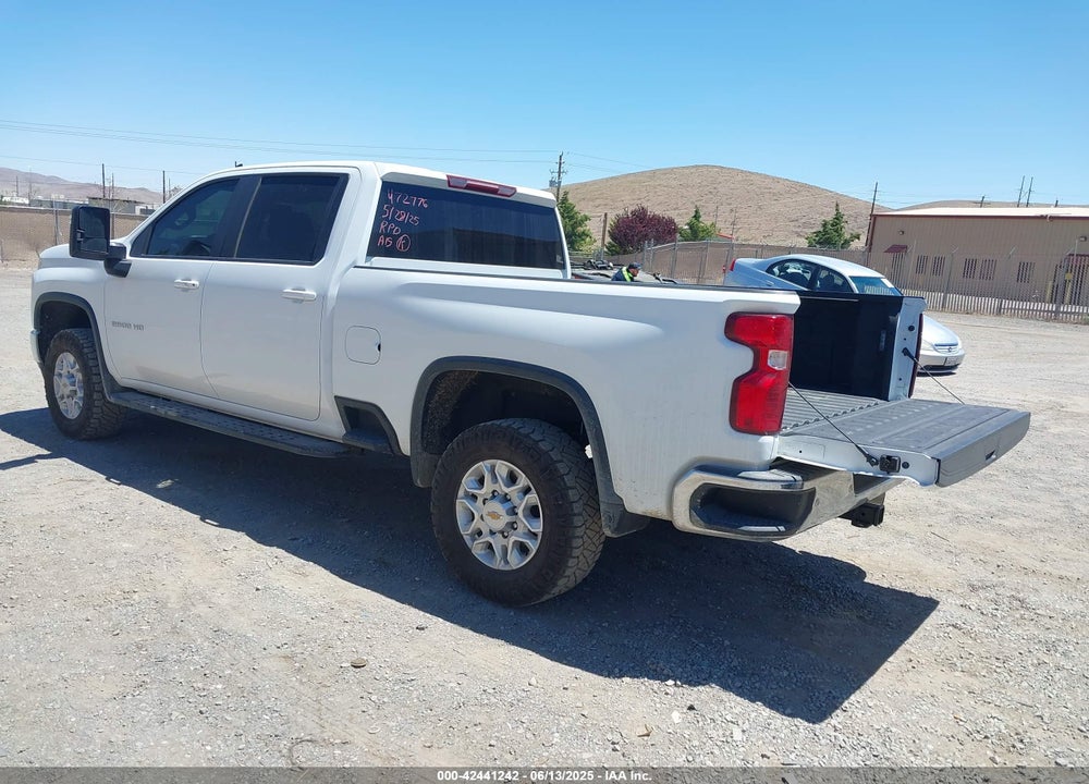 2021 CHEVROLET SILVERADO 2500HD 4WD STANDARD BED LT VIN: 1GC4YNEY1MF162664