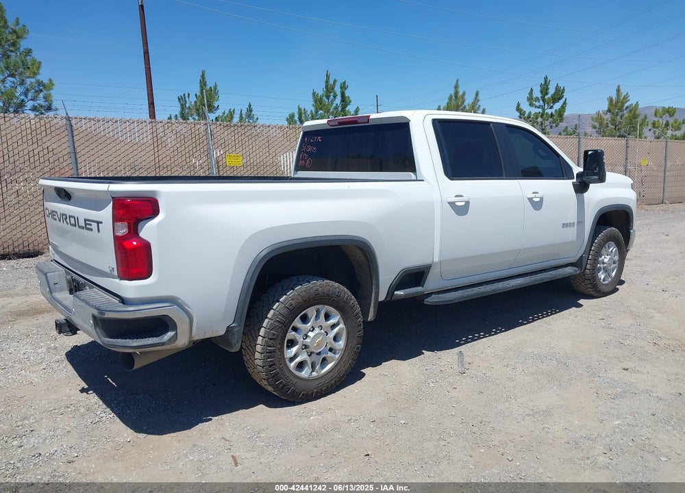 2021 CHEVROLET SILVERADO 2500HD 4WD STANDARD BED LT VIN: 1GC4YNEY1MF162664