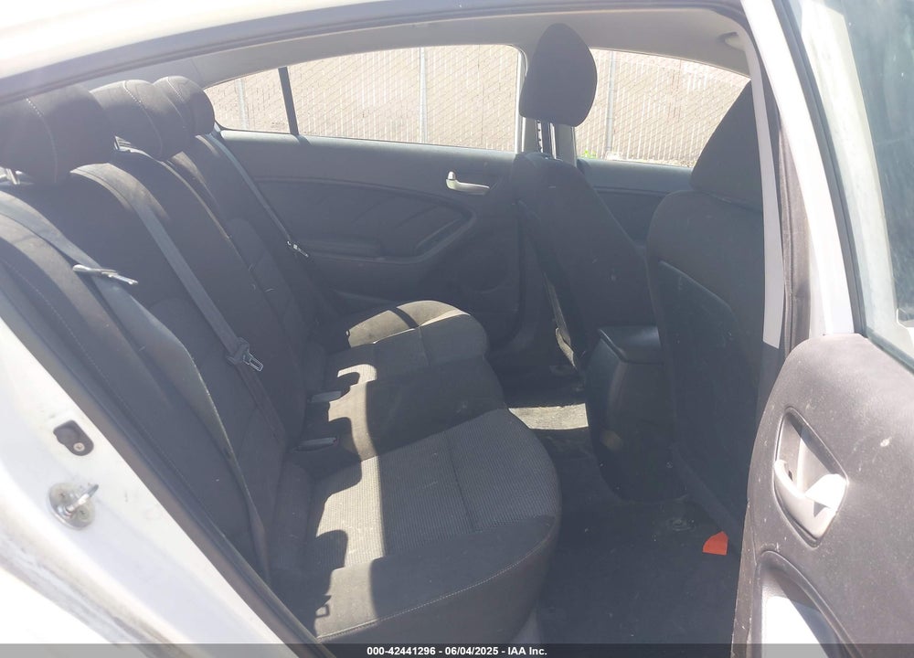 2018 KIA FORTE LX VIN: 3KPFK4A74JE184908