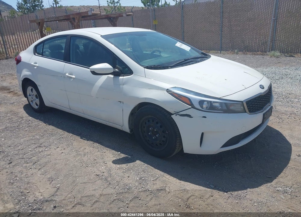 2018 KIA FORTE LX VIN: 3KPFK4A74JE184908