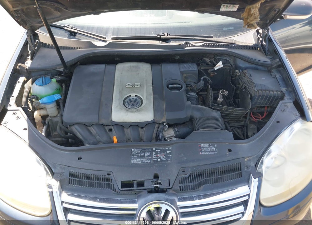 2005 VOLKSWAGEN JETTA 2.5 VIN: 3VWRG71K05M644658