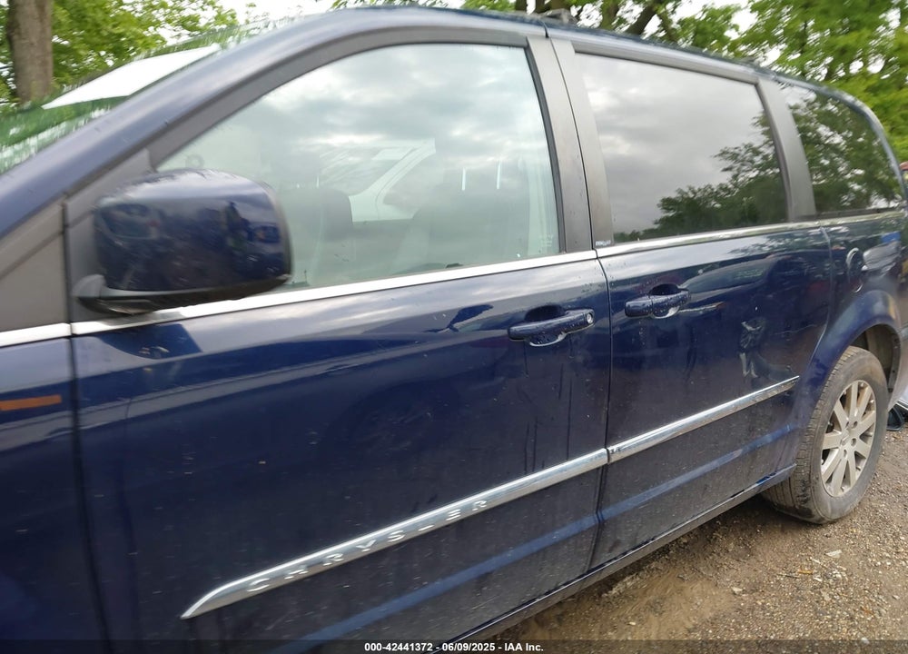 2014 CHRYSLER TOWN & COUNTRY TOURING VIN: 2C4RC1BG2ER339158
