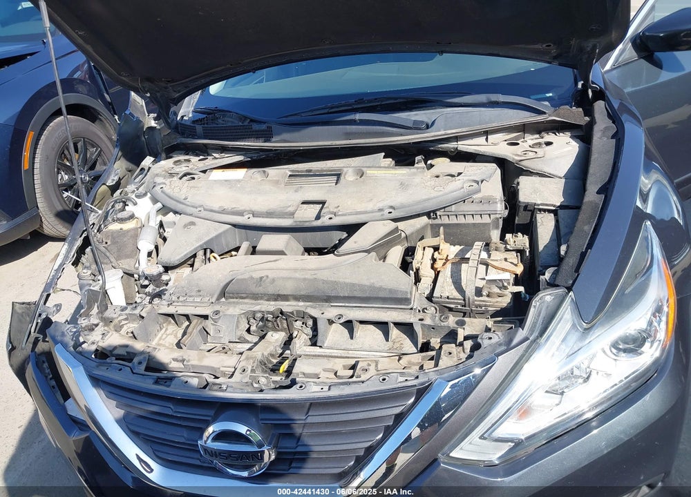 2017 NISSAN ALTIMA VIN: 1N4AL3APXHN305387