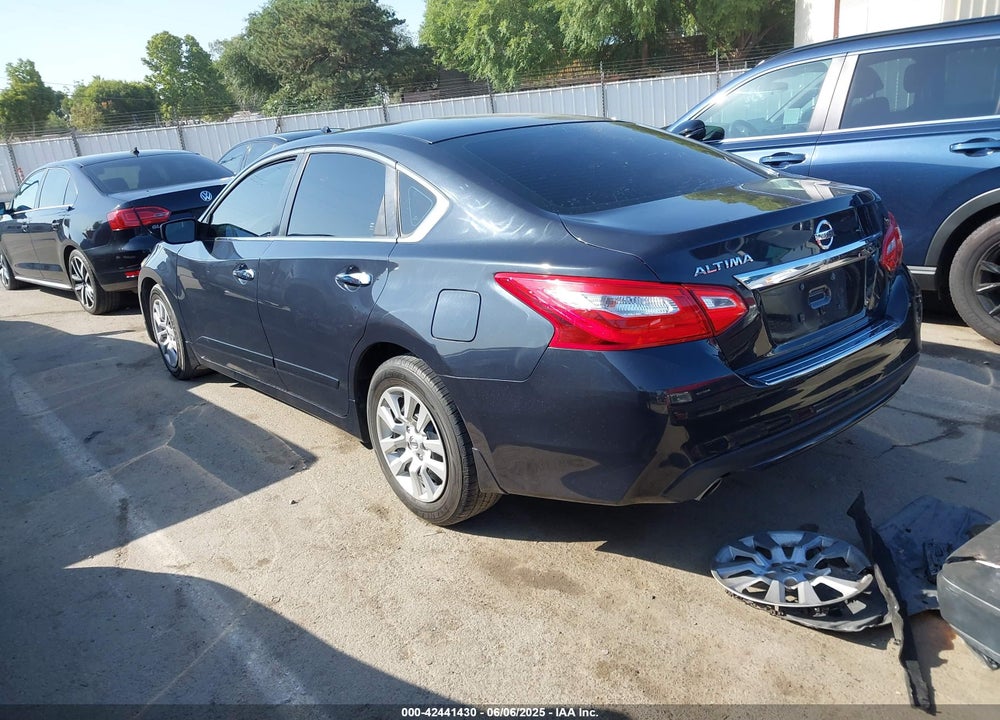 2017 NISSAN ALTIMA VIN: 1N4AL3APXHN305387