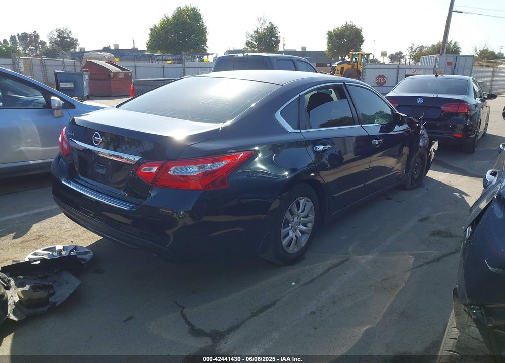 2017 NISSAN ALTIMA VIN: 1N4AL3APXHN305387