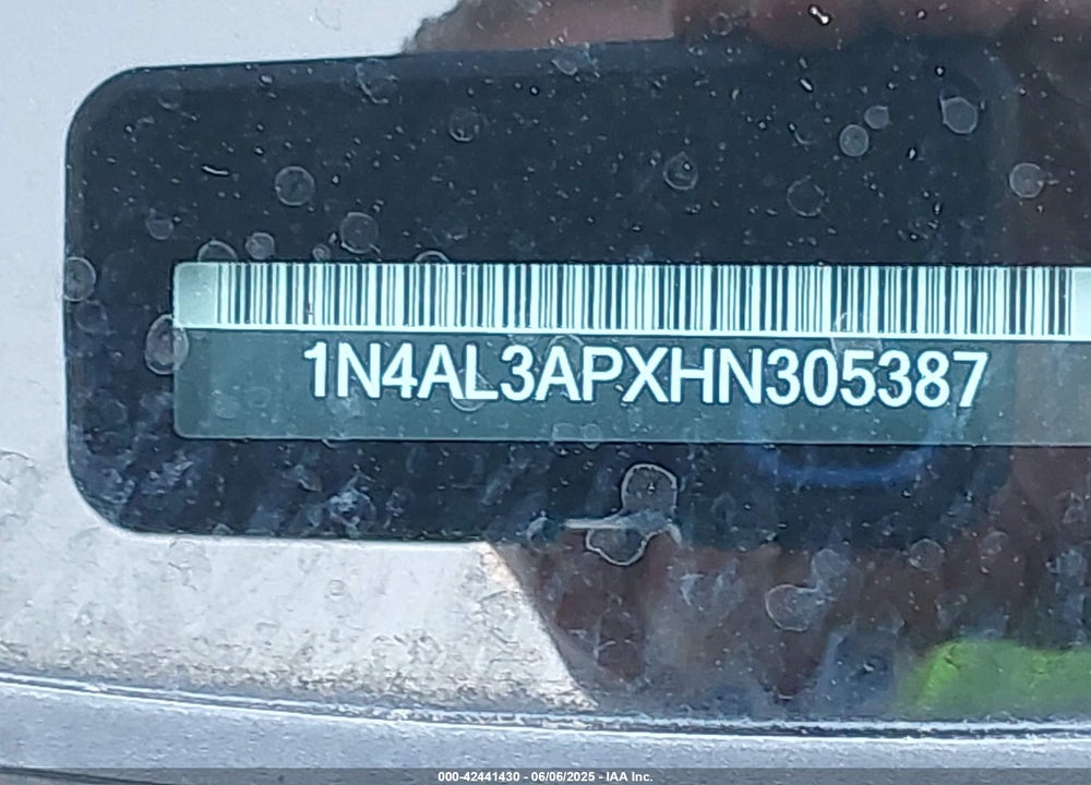 2017 NISSAN ALTIMA VIN: 1N4AL3APXHN305387