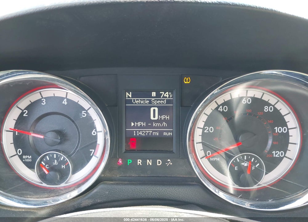 2016 DODGE GRAND CARAVAN VIN: 2C4RDGCG6GR273926