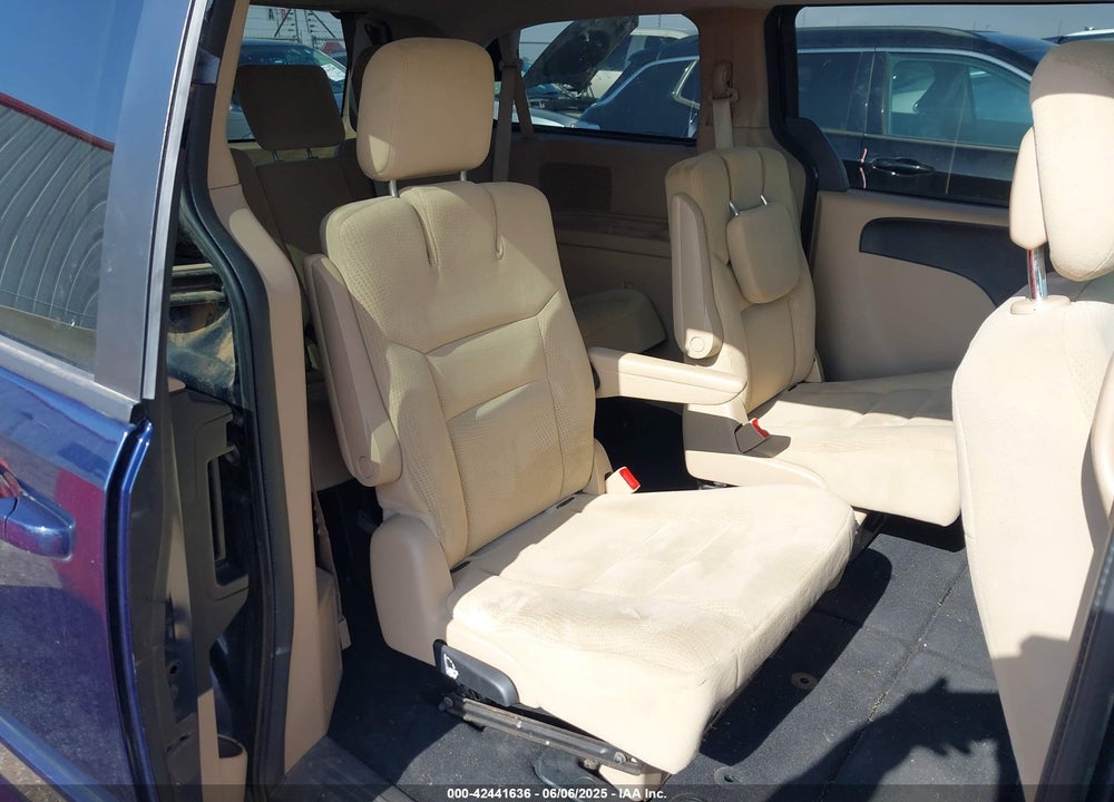 2016 DODGE GRAND CARAVAN VIN: 2C4RDGCG6GR273926