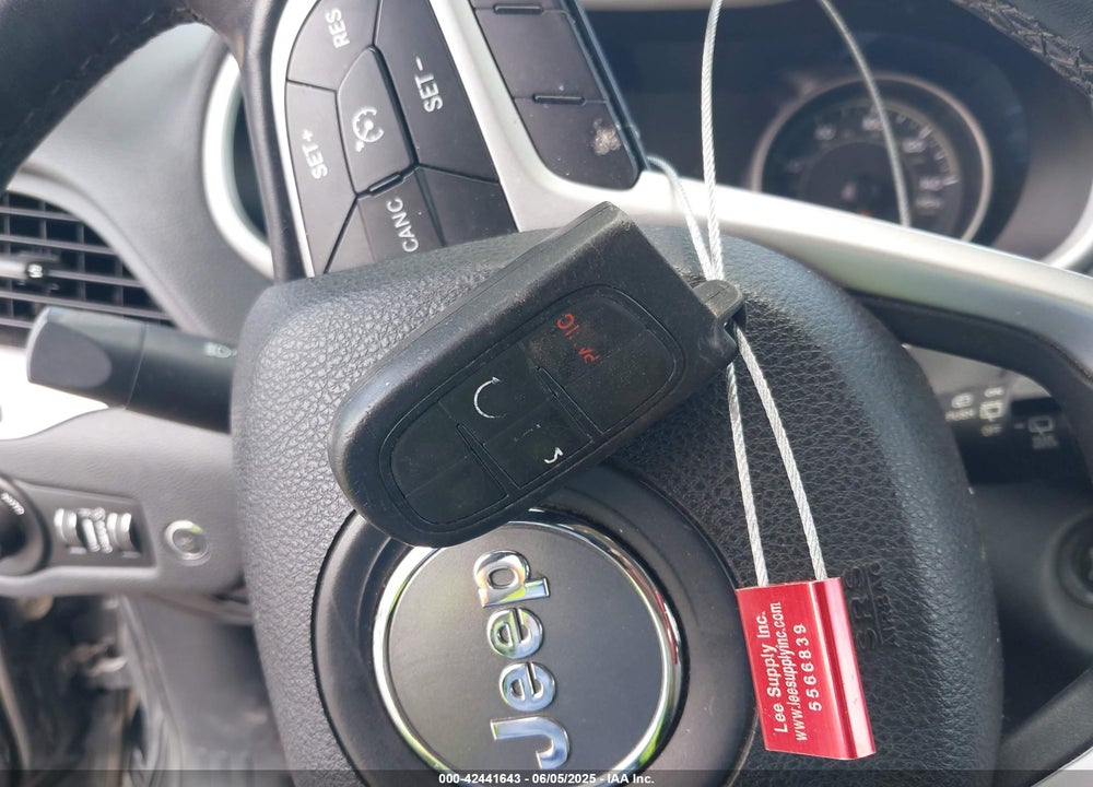 2016 JEEP CHEROKEE VIN: 1C4PJLDB8GW249680