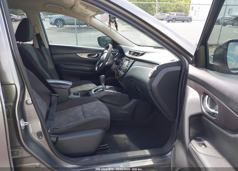 2016 NISSAN ROGUE VIN: KNMAT2MT5GP723744