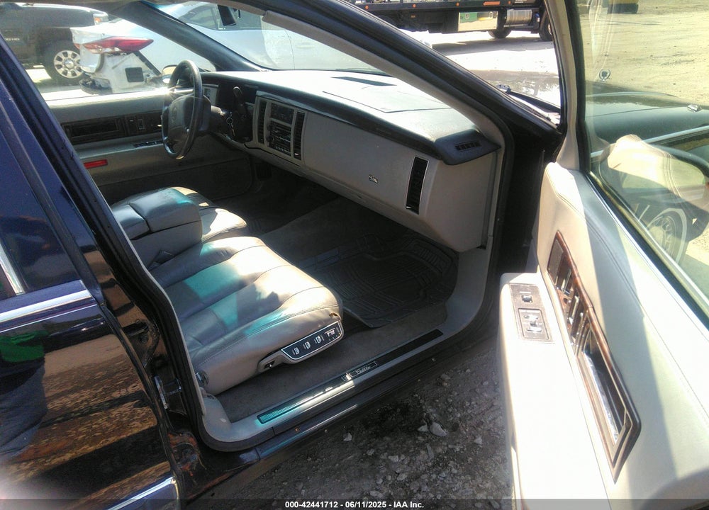 1994 CADILLAC FLEETWOOD BROUGHAM VIN: 1G6DW52P8RR706541