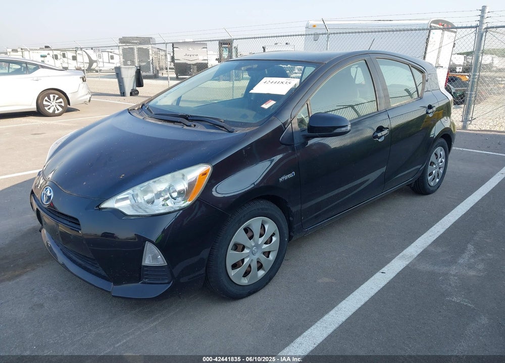 2013 TOYOTA PRIUS C TWO VIN: JTDKDTB34D1031838