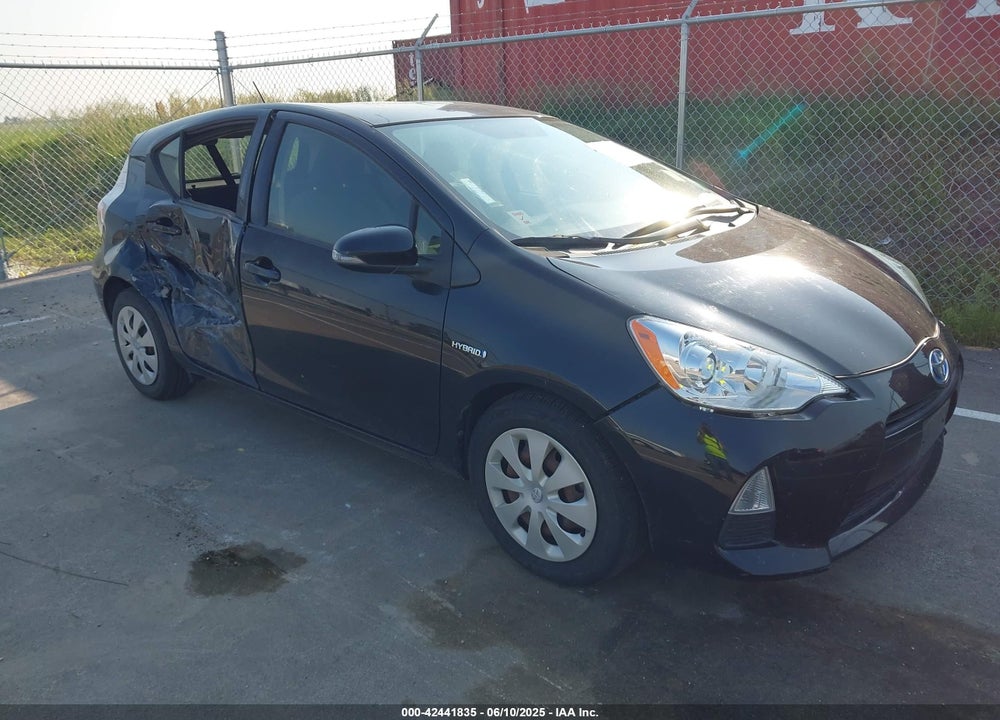 2013 TOYOTA PRIUS C TWO VIN: JTDKDTB34D1031838