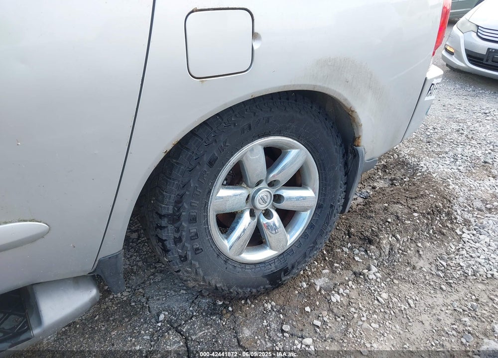 2004 NISSAN PATHFINDER ARMADA SE VIN: 5N1AA08B54N725587