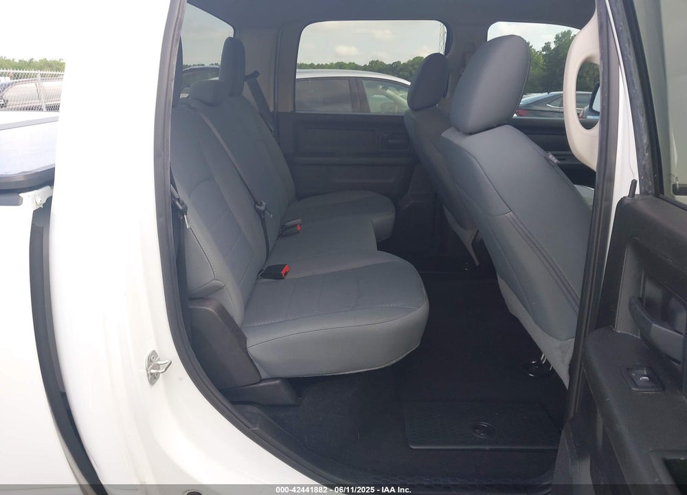 2020 RAM 1500 CLASSIC VIN: 3C6RR6KG4LG128081