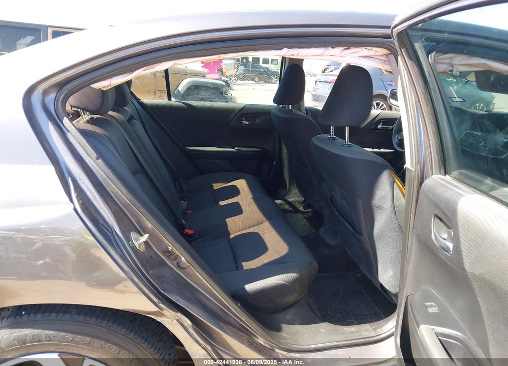 2016 HONDA ACCORD SEDAN VIN: 1HGCR2F45GA166108