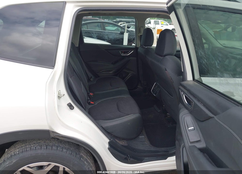 2020 SUBARU FORESTER VIN: JF2SKAGC2LH552728